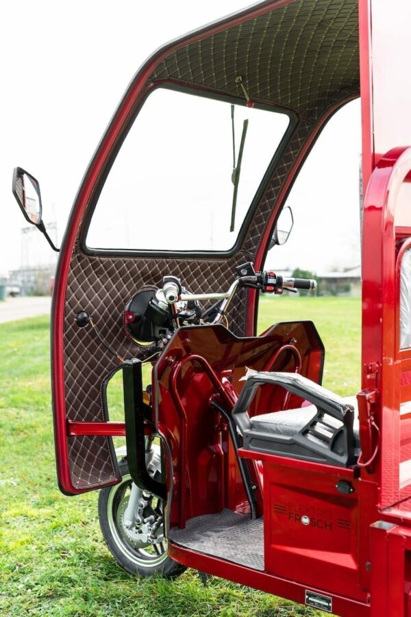 Elektrofrosch-25-cabin-8 Elektrofrosch 25er – CABIN