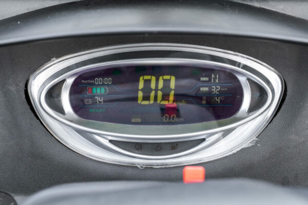 4-Rad Elektro-Kabinenroller QUAD