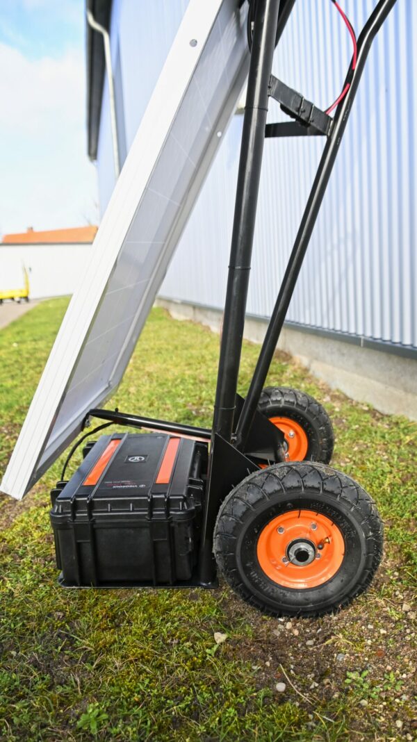 Elektrofrosch-Solartankstelle-0010-scaled Solartankstelle