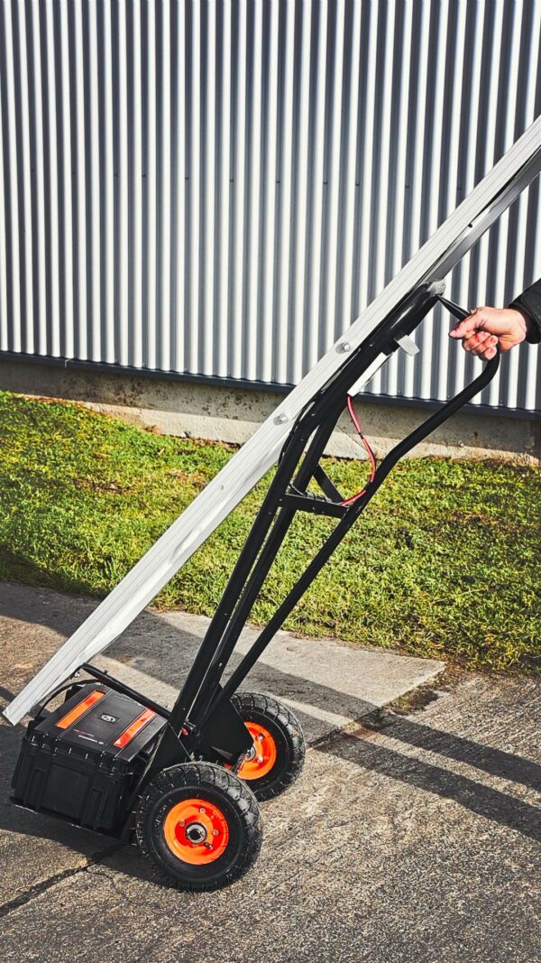 Elektrofrosch-Solartankstelle-0030 Solartankstelle