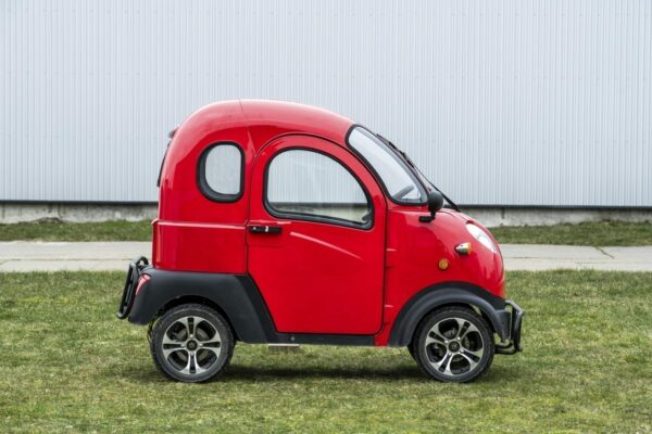 4-Rad Elektro-Kabinenroller QUAD